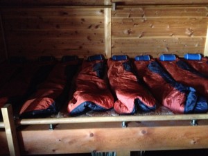 山小屋の寝袋